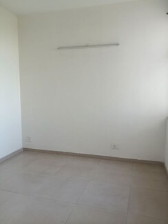 2 BHK Apartment For Rent in Mahagun Mywoods