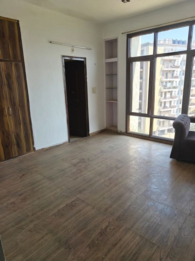 Room, vip road 4 Bedroom 2500 Sq.Ft. Penthouse In Vip Road Zirakpur 10382241