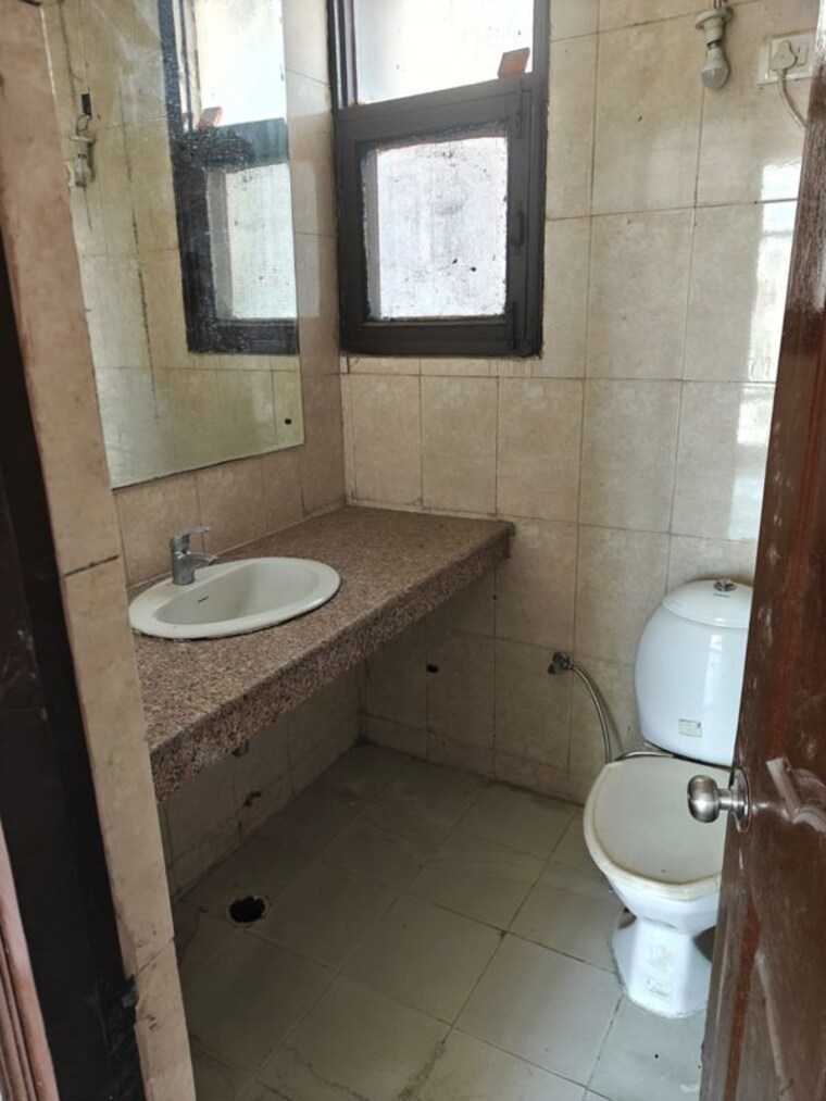 Bathroom, vip road 4 Bedroom 2500 Sq.Ft. Penthouse In Vip Road Zirakpur 10382241