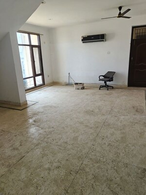 Room in 4 BHK Penthouse at Vip Road – for Sale