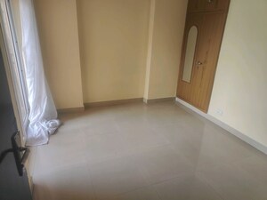 Room in 2.5 BHK Apartment at Gaur City 2 - 10th Avenue, Sector 16c Greater Noida – for Sale