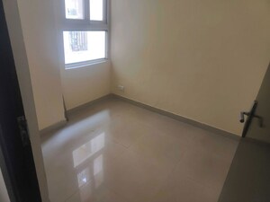 Room in 2.5 BHK Apartment at Gaur City 2 - 10th Avenue, Sector 16c Greater Noida – for Sale