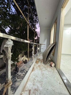 Balcony in 1 BHK Apartment at Chattarpur – for Rent