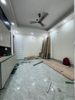 Room in 1 BHK Apartment at Chattarpur – for Rent