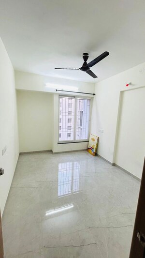Room in 2.5 BHK Apartment at Aeropolis Phase II, Dhanori – for Rent