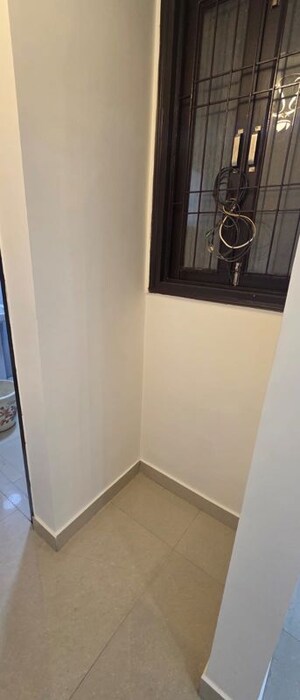Room in 1 BHK Builder Floor at Panchsheel Extension – for Rent