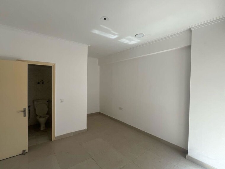 Room, gaur-city-2-10th-avenue 2.5 Bedroom 1175 Sq.Ft. Apartment In Sector 16c Greater Noida Greater Noida 10382295