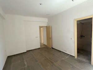 Room in 2.5 BHK Apartment at Gaur City 2 - 10th Avenue, Sector 16c Greater Noida – for Sale