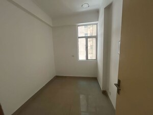 Room in 2.5 BHK Apartment at Gaur City 2 - 10th Avenue, Sector 16c Greater Noida – for Sale
