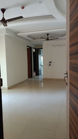 Room in 3 BHK Apartment at Samridhi Luxuriya Avenue, Sector 150 – for Rent