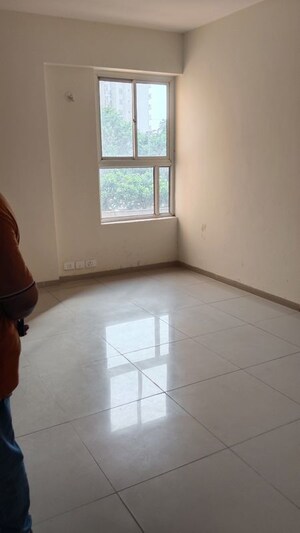 Room in 2 BHK Apartment at Wave City, Wave City – for Sale