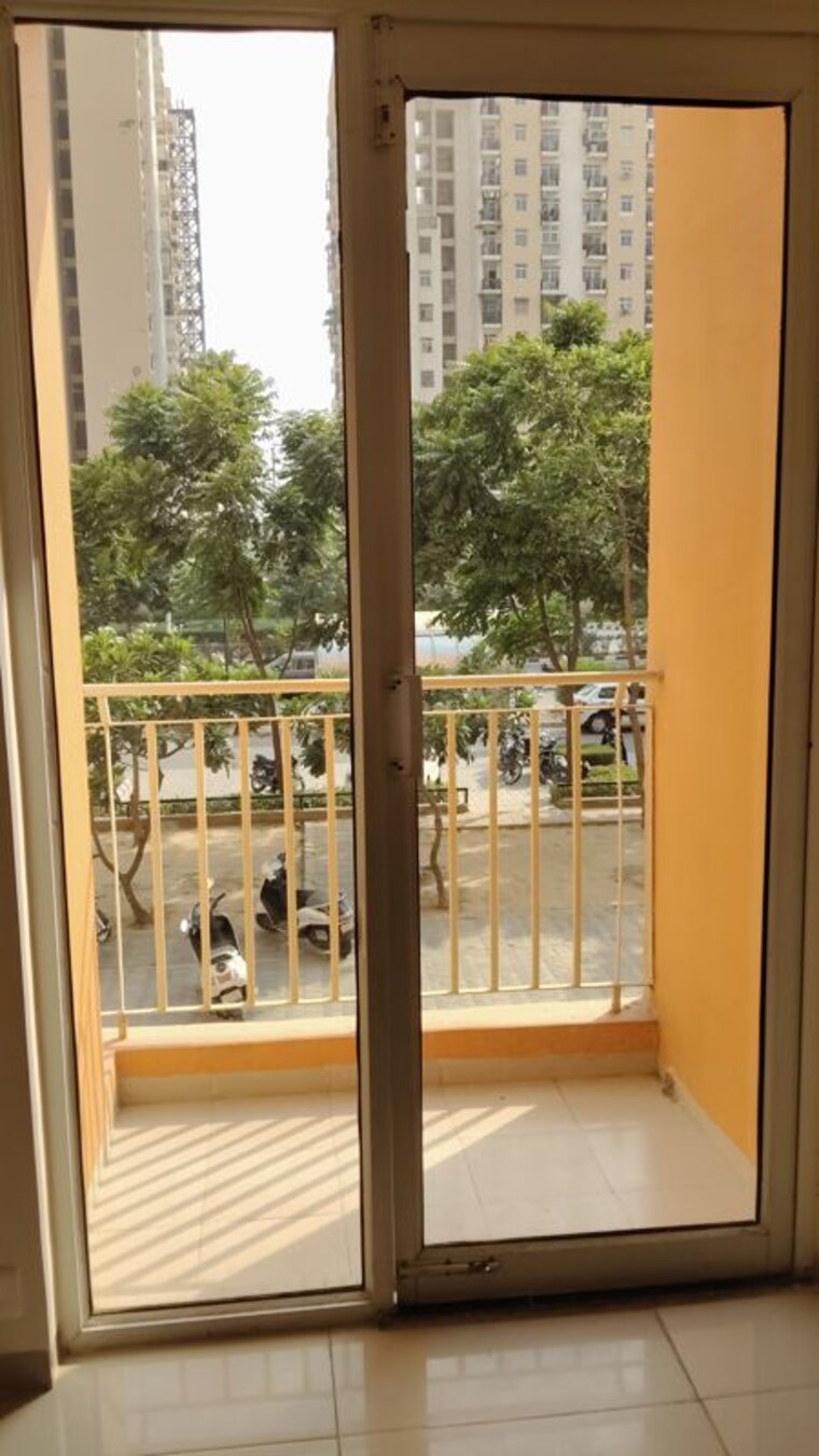 Balcony, wave-city 2 Bedroom 840 Sq.Ft. Apartment In Wave City Ghaziabad 10382346