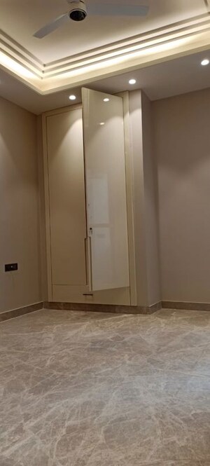Building Lobby in 3 BHK Builder Floor at Chittaranjan Park – for Sale