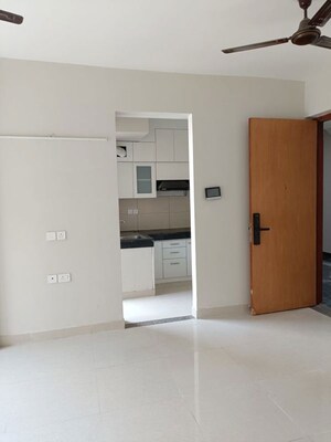 Room in 2 BHK Apartment at Tata Eureka Park, Sector 150 – for Rent