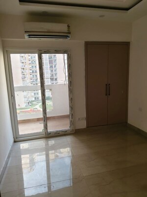 Room in 3 BHK Apartment at Samridhi Luxuriya Avenue, Sector 150 – for Rent