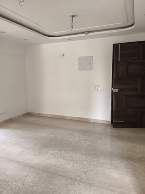 Room in 3 BHK Apartment at Samridhi Luxuriya Avenue, Sector 150 – for Rent