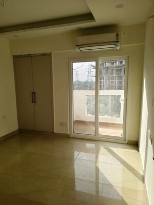 Room in 3 BHK Apartment at Samridhi Luxuriya Avenue, Sector 150 – for Rent