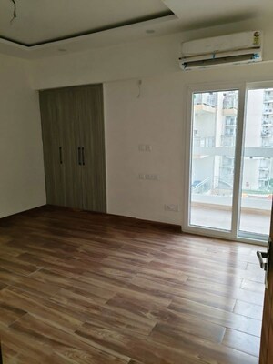 Room in 3 BHK Apartment at Samridhi Luxuriya Avenue, Sector 150 – for Rent