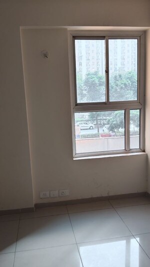 Room in 2 BHK Apartment at Wave Dream Homes, Wave City – for Sale