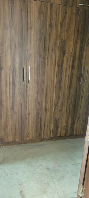 Furnished Amenities in 4 BHK Builder Floor at Vasant Kunj – for Rent