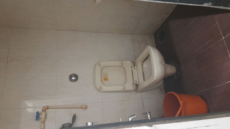 Bathroom, shiv-center Commercial Office Space 350 Sq.Ft. In Vashi Sector 17 Navi Mumbai 10382418