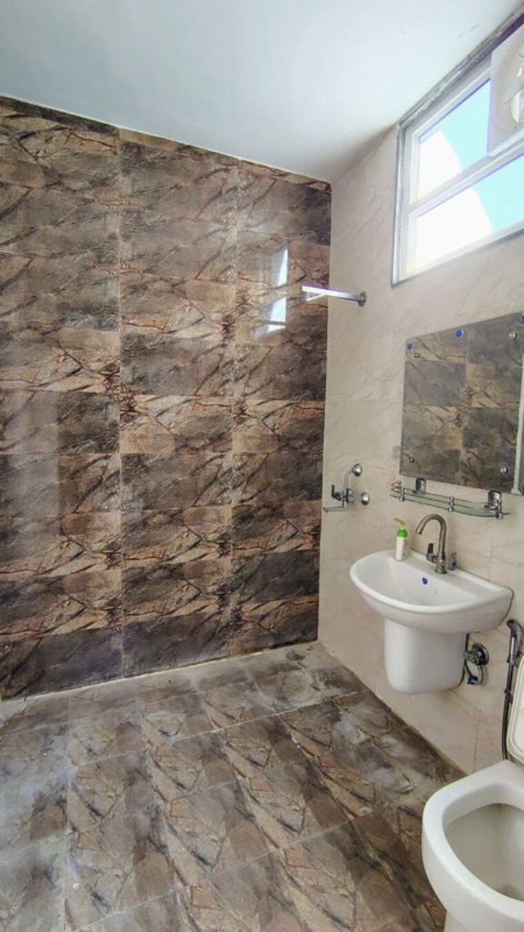 Bathroom, emaar-palm-gardens 3 Bedroom 1850 Sq.Ft. Apartment In Sector 83 Gurgaon 10006422