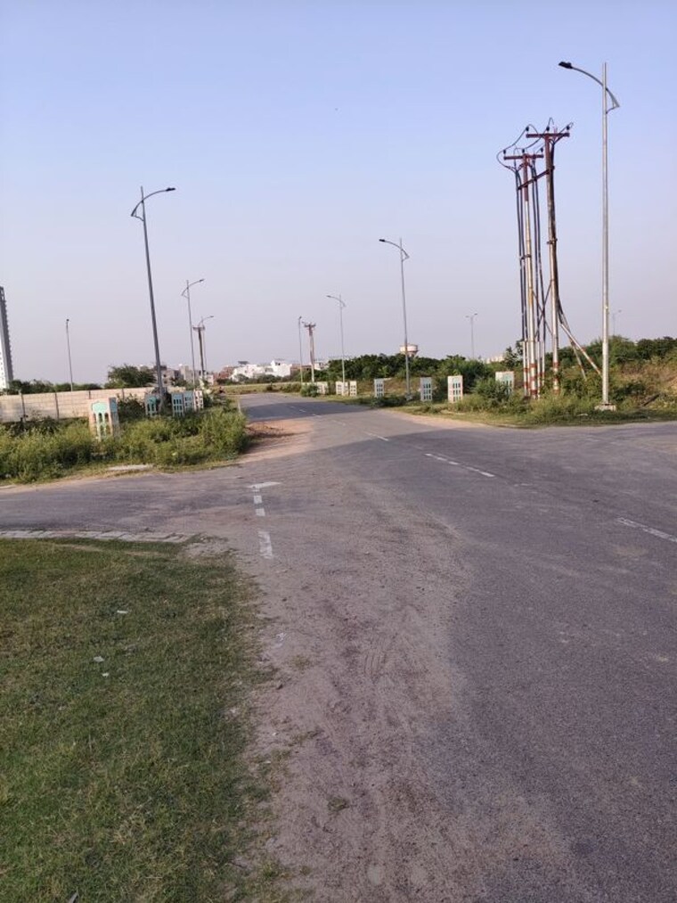 Garden, vrindavan yojna Commercial Land 4305 Sq.Ft. In Vrindavan Yojna Lucknow 10382461