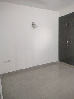 2.5 BHK + Study Room Apartment For Rent in Amrapali Silicon City