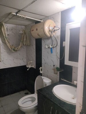 Team Area in 2.5 BHK Apartment at Amrapali Silicon City, Sector 76 – for Rent