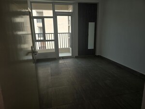 Room in 2.5 BHK Apartment at Gaur City 2 - 12th Avenue, Sector 16c Greater Noida – for Sale