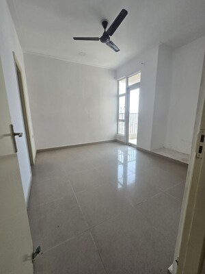 Room in 2.5 BHK Apartment at Gaur City 2 - 12th Avenue, Sector 16c Greater Noida – for Sale