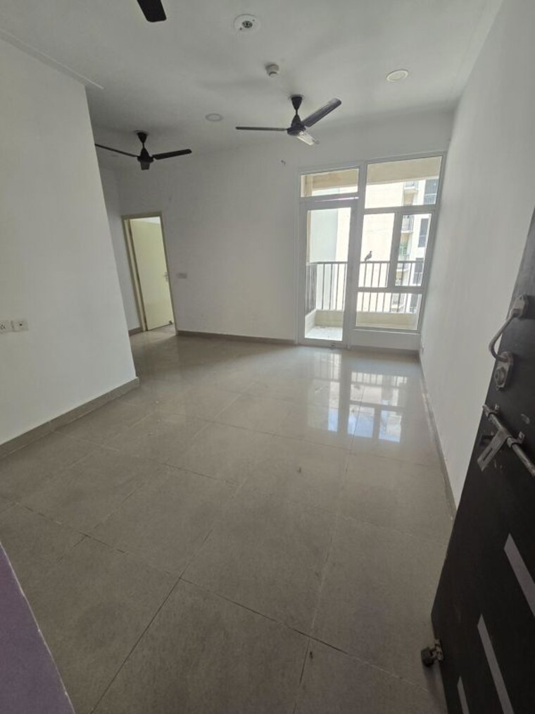 Room, gaur-city-2-12th-avenue 2.5 Bedroom 1055 Sq.Ft. Apartment In Sector 16c Greater Noida Greater Noida 10382462
