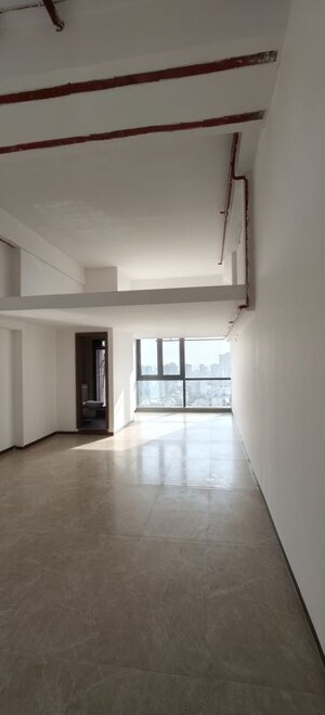 Room in  Office Space at Chandragupta Estate, Andheri West – for Rent
