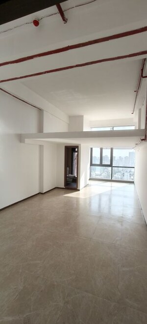 Room in  Office Space at Chandragupta Estate, Andheri West – for Rent