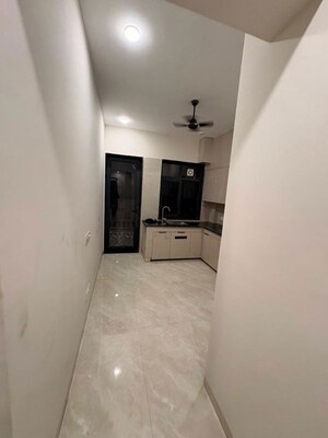 Room in 3 BHK Builder Floor at Sector 27 – for Rent