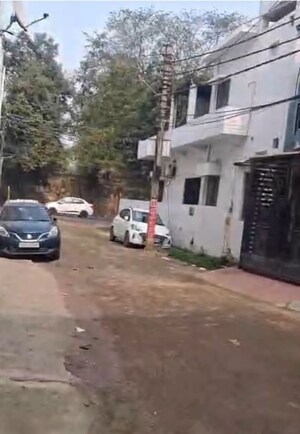 Parking in 5 BHK Independent House at Indira Nagar – for Sale