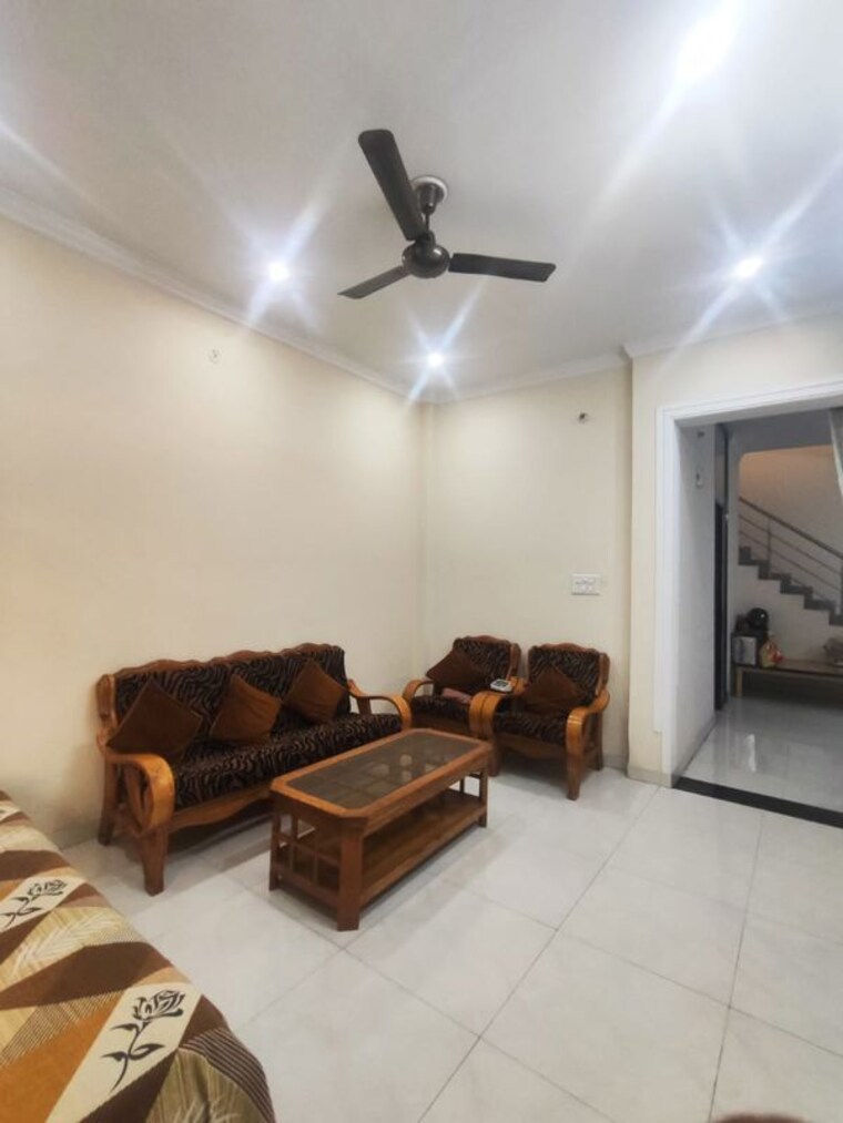 Living Room, indira nagar 6 Bedroom 1800 Sq.Ft. Independent House In Indira Nagar Lucknow 10382520