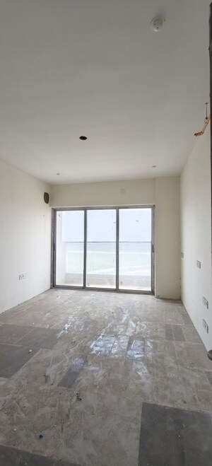 Room in 4 BHK Apartment at Sheth 72 West, Andheri West – for Sale