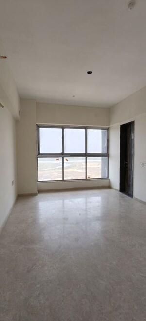 Room in 4 BHK Apartment at Sheth 72 West, Andheri West – for Sale