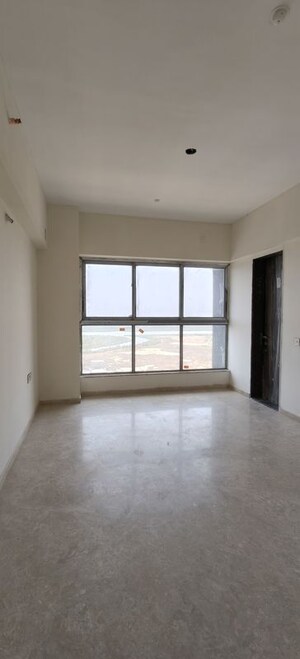 Room in 4 BHK Apartment at Sheth 72 West, Andheri West – for Sale