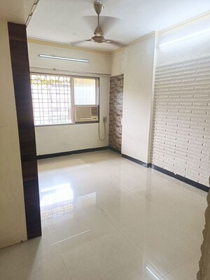 Room in 2 BHK Apartment at Rajshree Tower, Uthalsar – for Rent