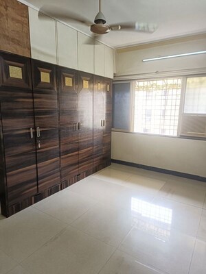 Room in 2 BHK Apartment at Rajshree Tower, Uthalsar – for Rent