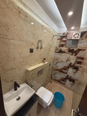 Team Area in 2 BHK Builder Floor at Ramesh Nagar – for Rent