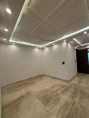 Room in 2 BHK Builder Floor at Ramesh Nagar – for Rent