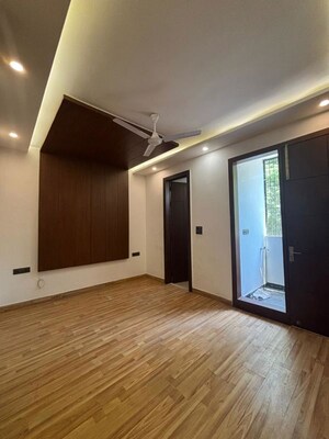 Room in 2 BHK Builder Floor at Ramesh Nagar – for Rent