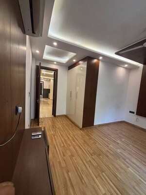 Room in 2 BHK Builder Floor at Ramesh Nagar – for Rent