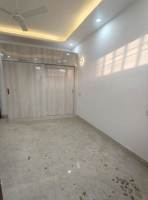 Room in 3 BHK Apartment at Malviya Nagar – for Rent