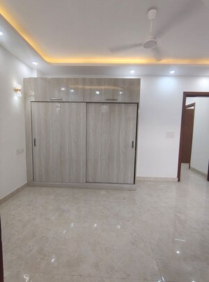 Room in 3 BHK Apartment at Malviya Nagar – for Rent