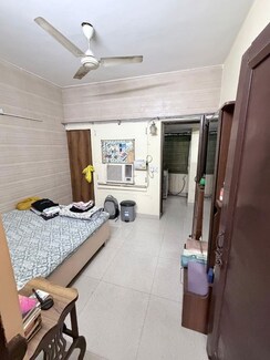 1 BHK + Pooja Room,Servant Room,Store Room Builder Floor For Rent in Greater Kailash I