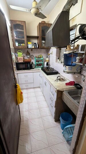 Team Area in 1 BHK Builder Floor at Greater Kailash I – for Rent
